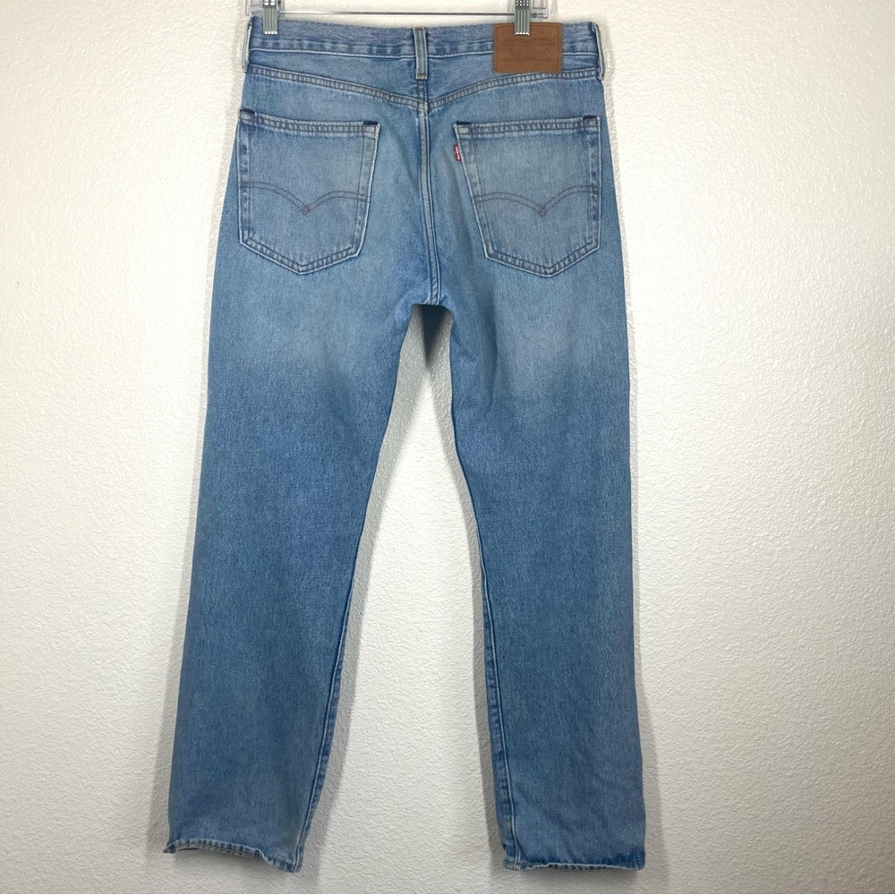 Levi's Premium 551 Z Mens Authentic Straight Leg Jeans 31x32 Medium Wash - Picture 9 of 15